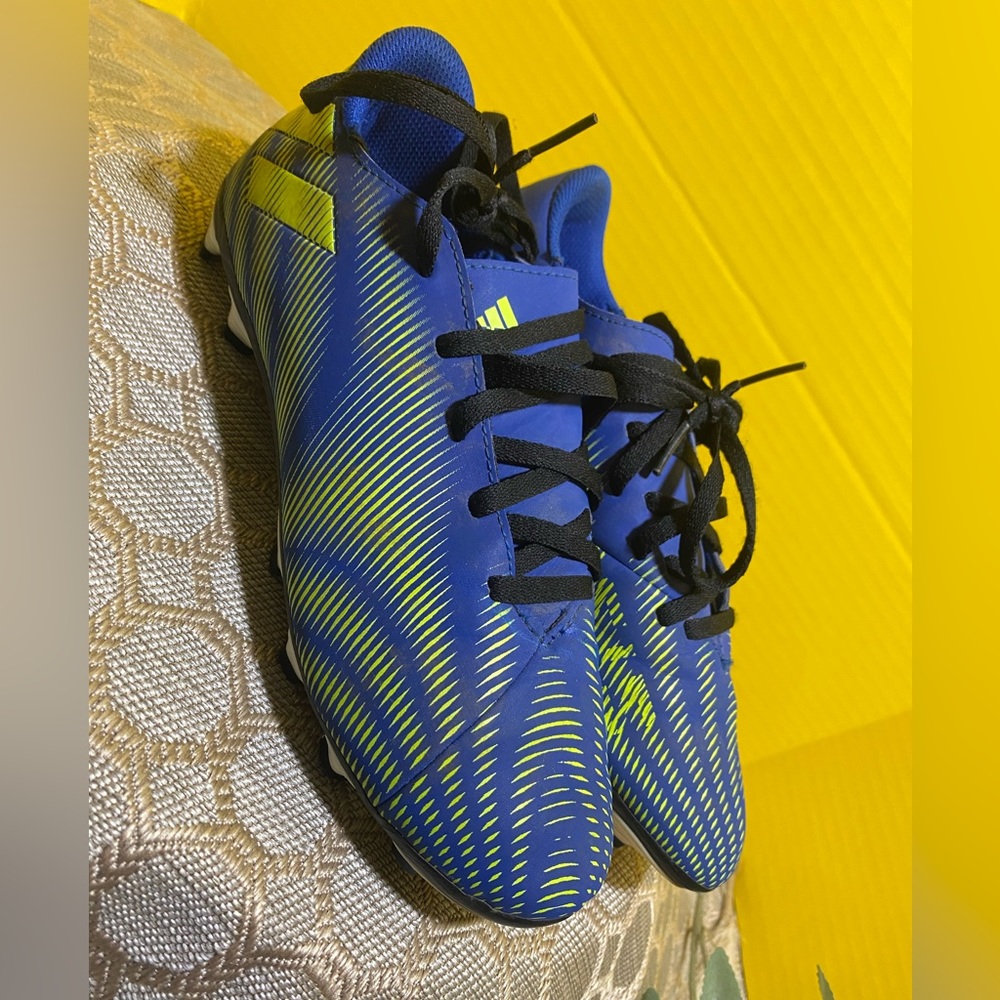 Kids adidas nemeziz soccer shoes